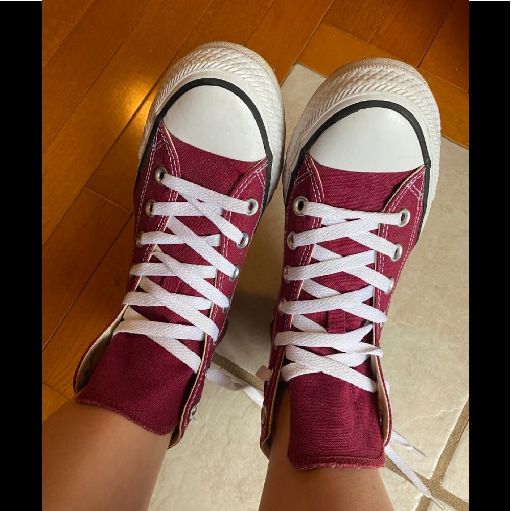 Women’s high top converse
